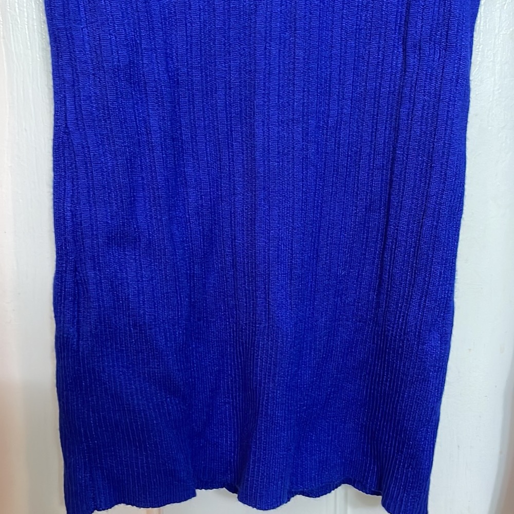 Sweater - Picture 2 of 4